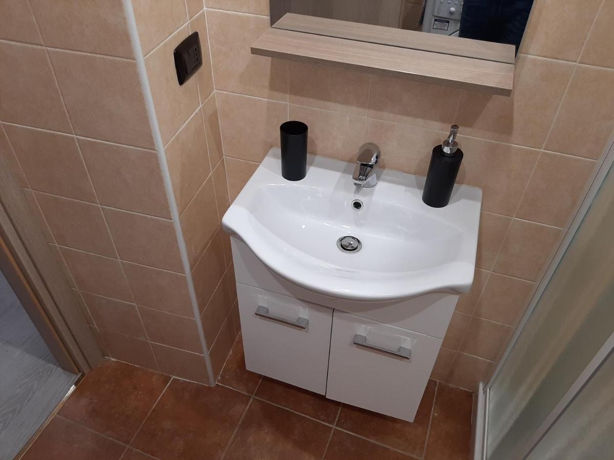 House Vittone Venaria Reale Apartment ภายนอก รูปภาพ